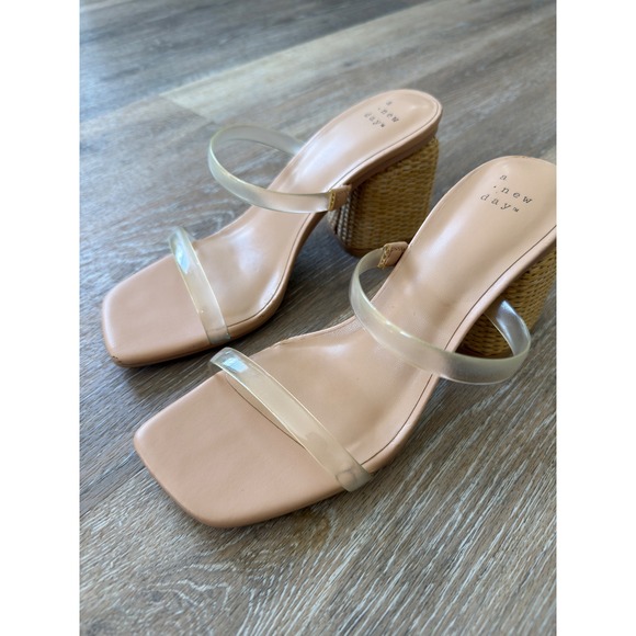 a new day Shoes - A New Day Womens Tan Clear Jelly Strap Raffia Block Heel Slide Sandals Size 7